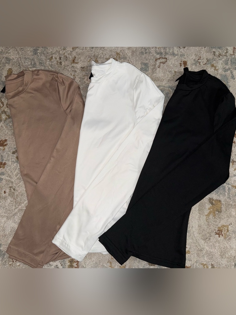 Women’s Long Sleeve Layering Tees sz M